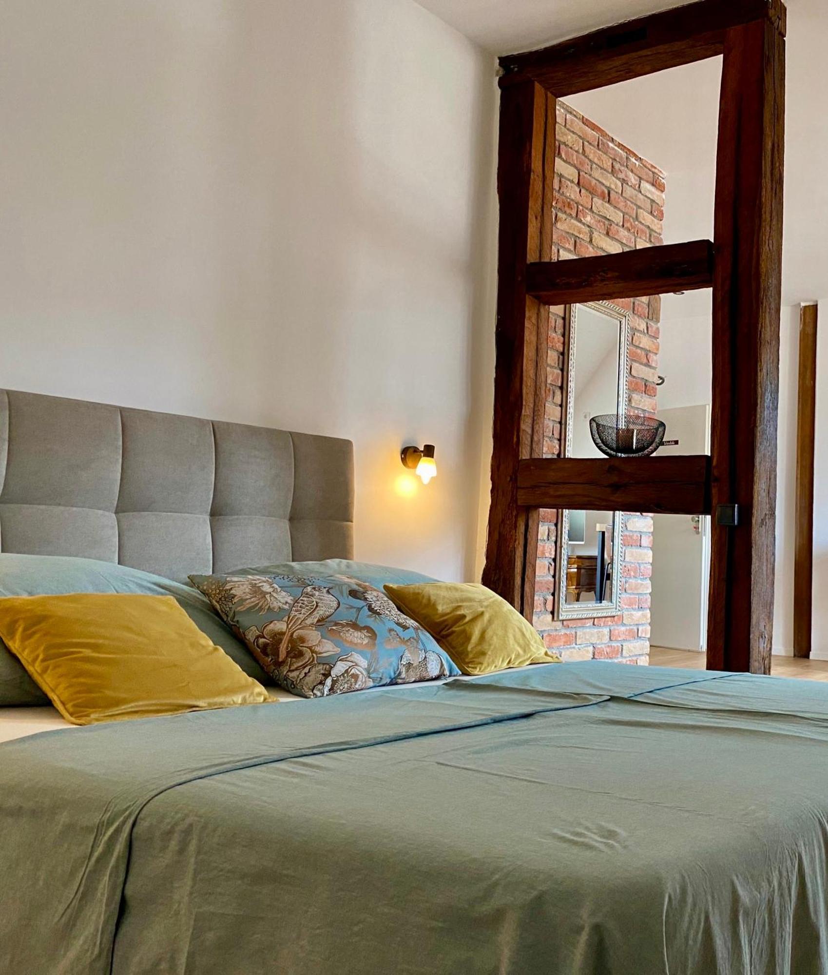 Sonnenhof 1737 - Ferienzimmer & Apartments Barbelroth エクステリア 写真