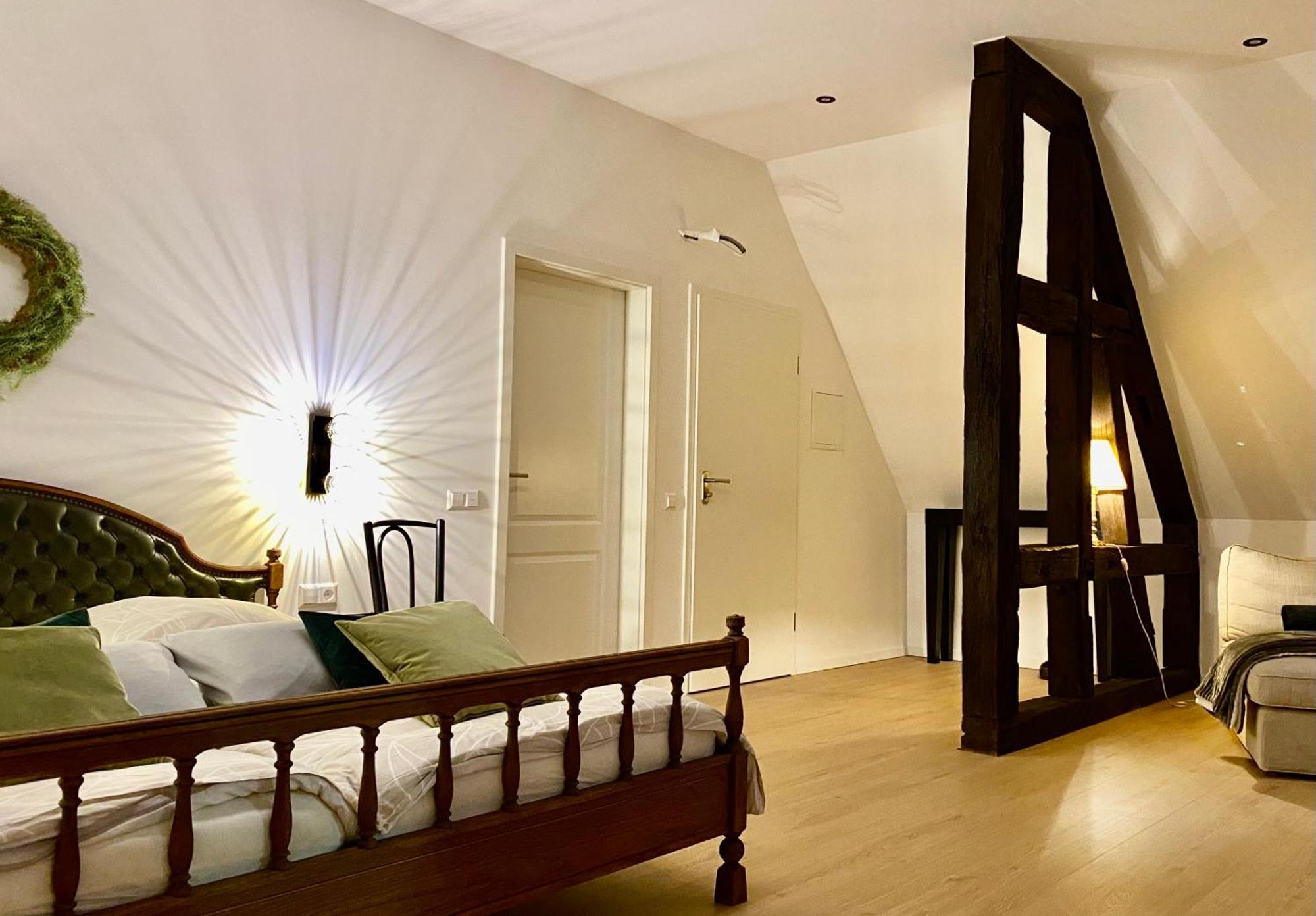 Sonnenhof 1737 - Ferienzimmer & Apartments Barbelroth エクステリア 写真