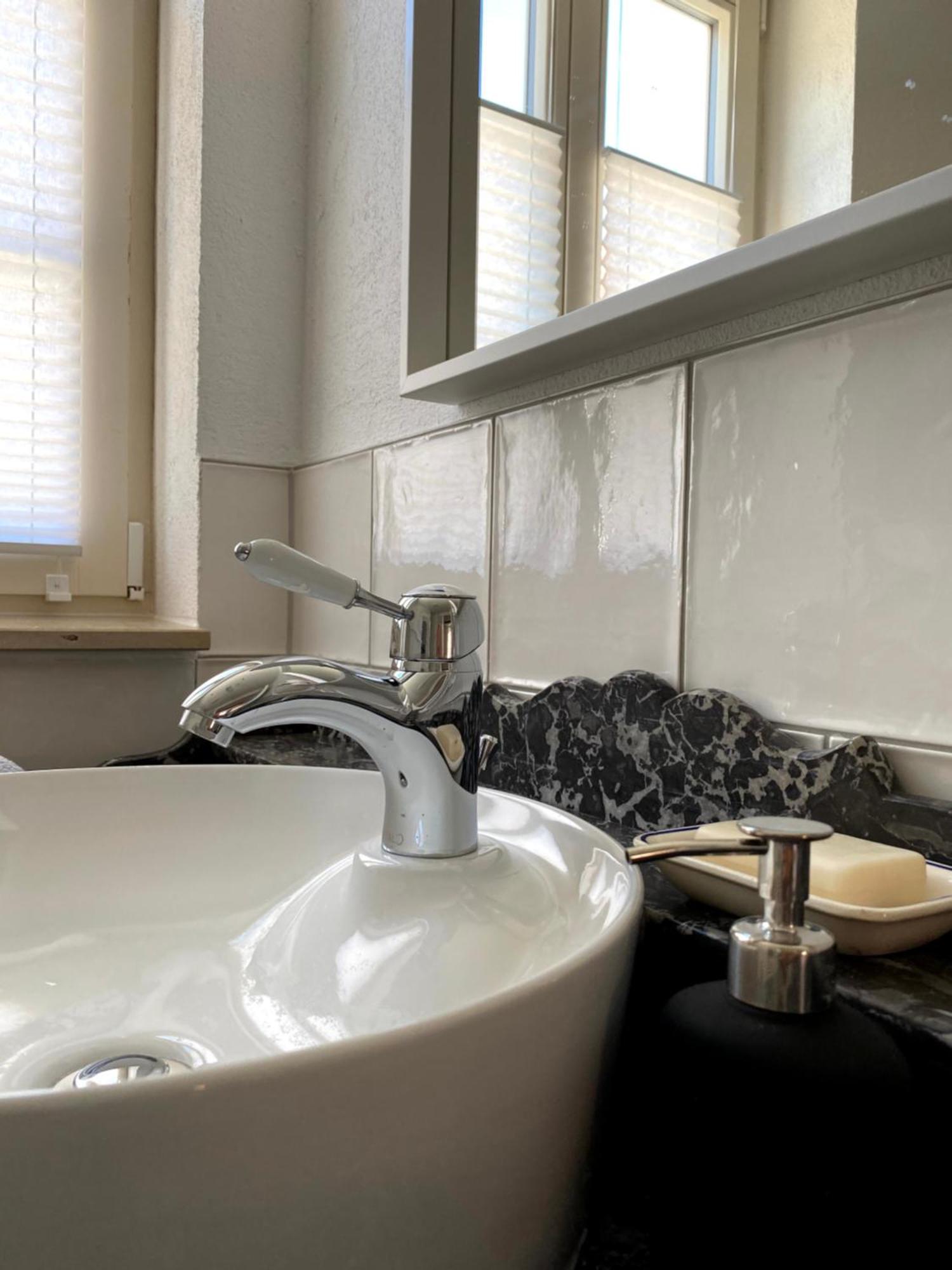 Sonnenhof 1737 - Ferienzimmer & Apartments Barbelroth エクステリア 写真